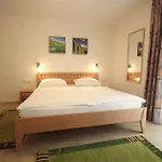 Apartmenthaus Dornroeschen