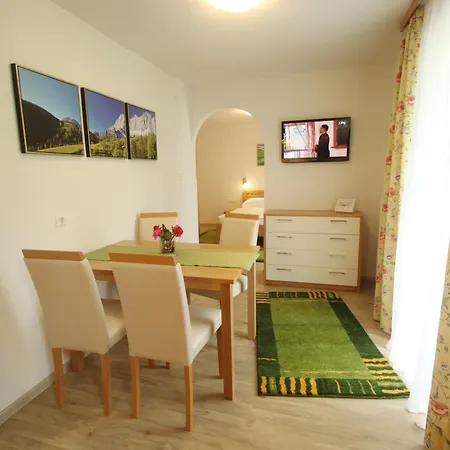 Apartmenthaus Dornroeschen